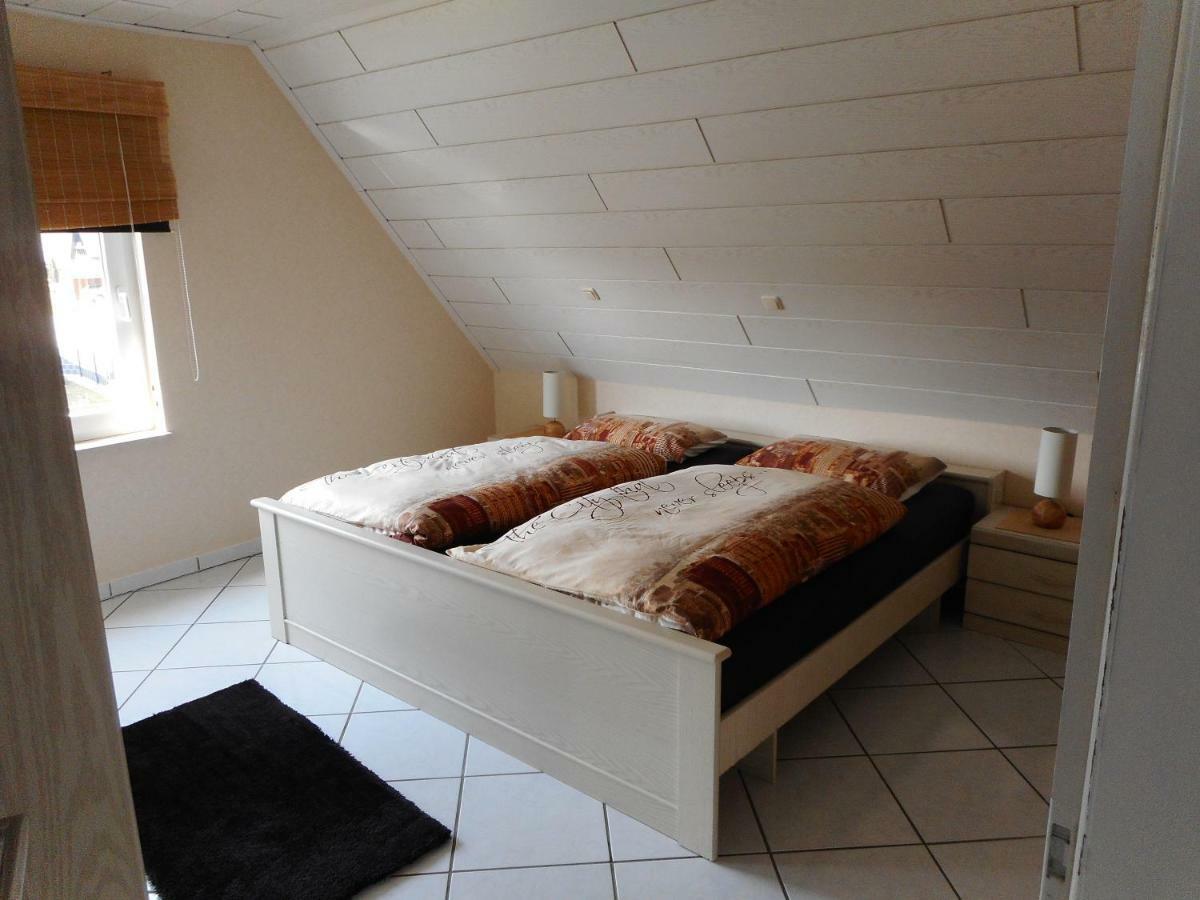 Modernes Ferienhaus Der Besonderen Art Mit Garten Lohne  Exterior foto